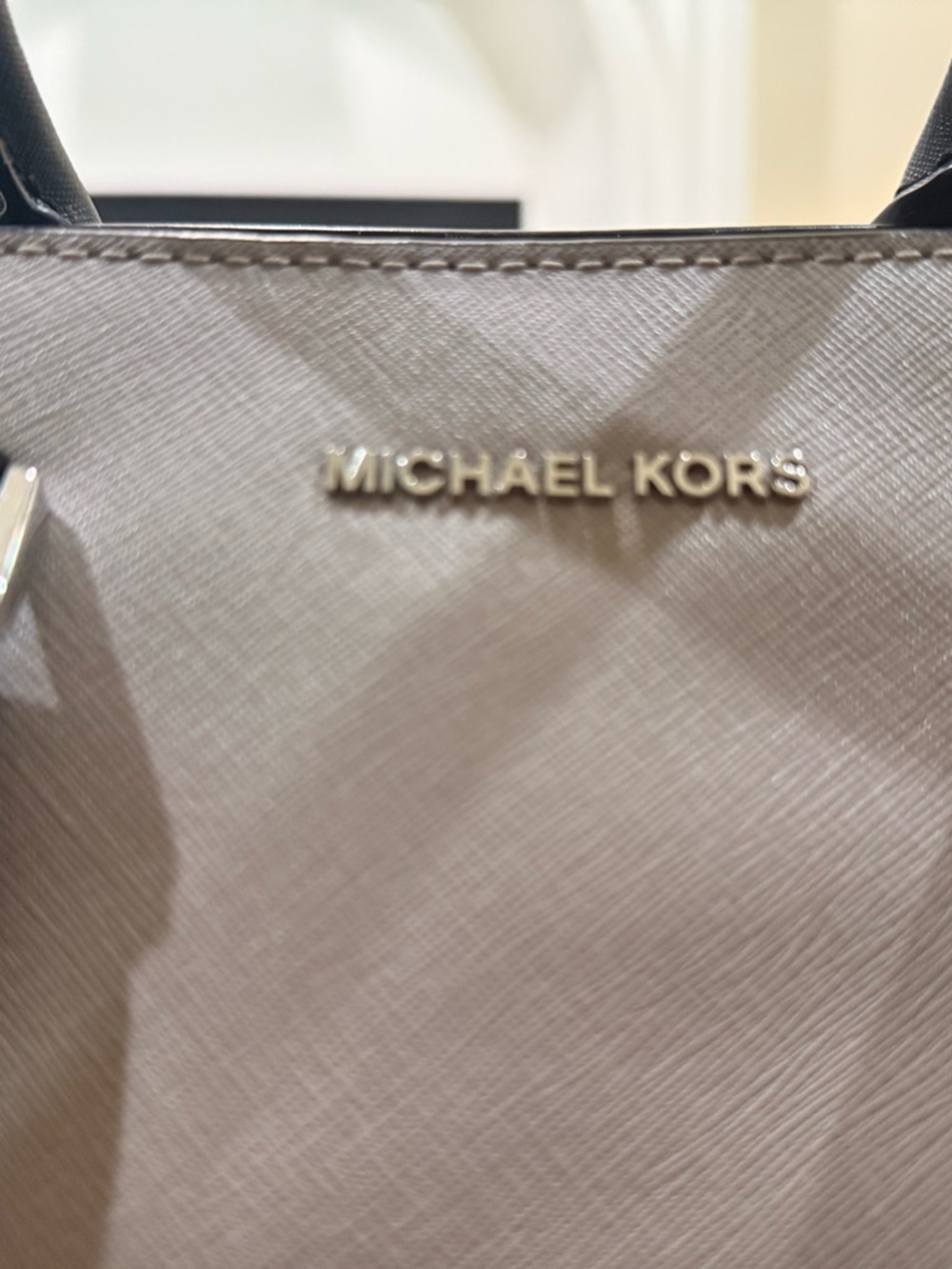 Michael Kors Light Pink Saffiano Tote with Gold Hardware - Picture 3 of 7